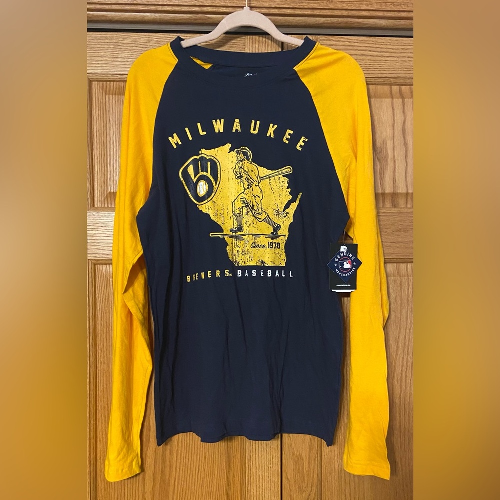 NWT Milwaukee Brewers Men’s long sleeve t-shirt size Medium